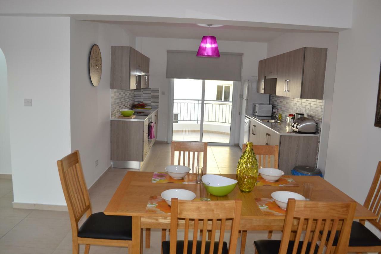 Oceania Bay Village Пила Екстериор снимка