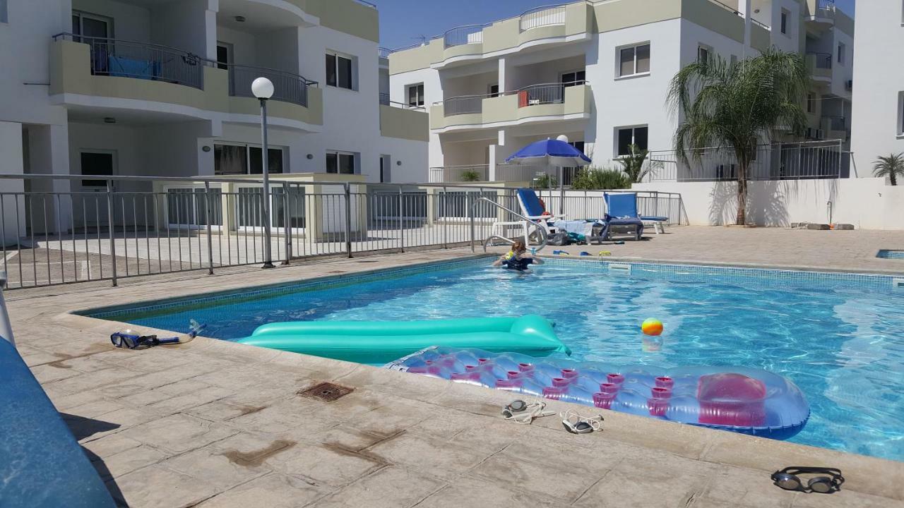 Oceania Bay Village Пила Екстериор снимка